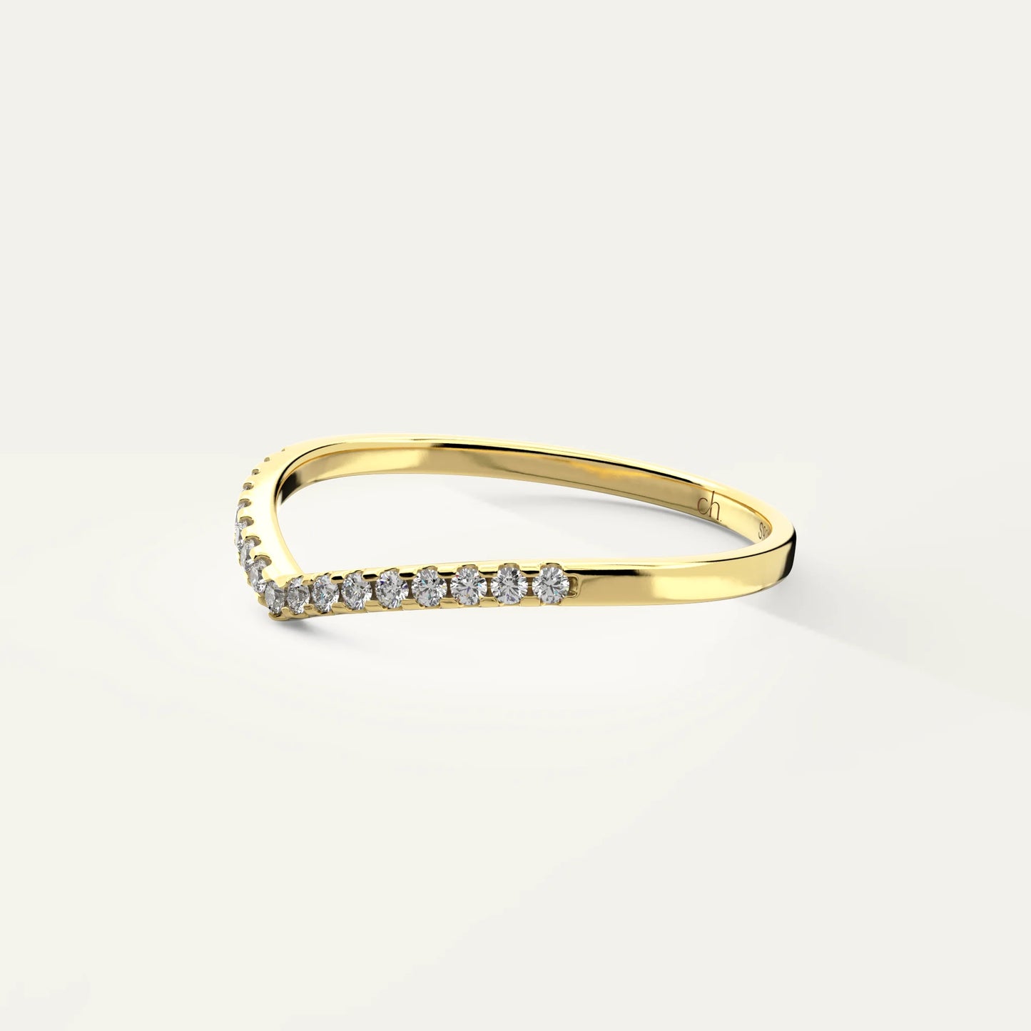 Goldmacher Lynx 18k gold V-shaped ring with pave moissanite stones