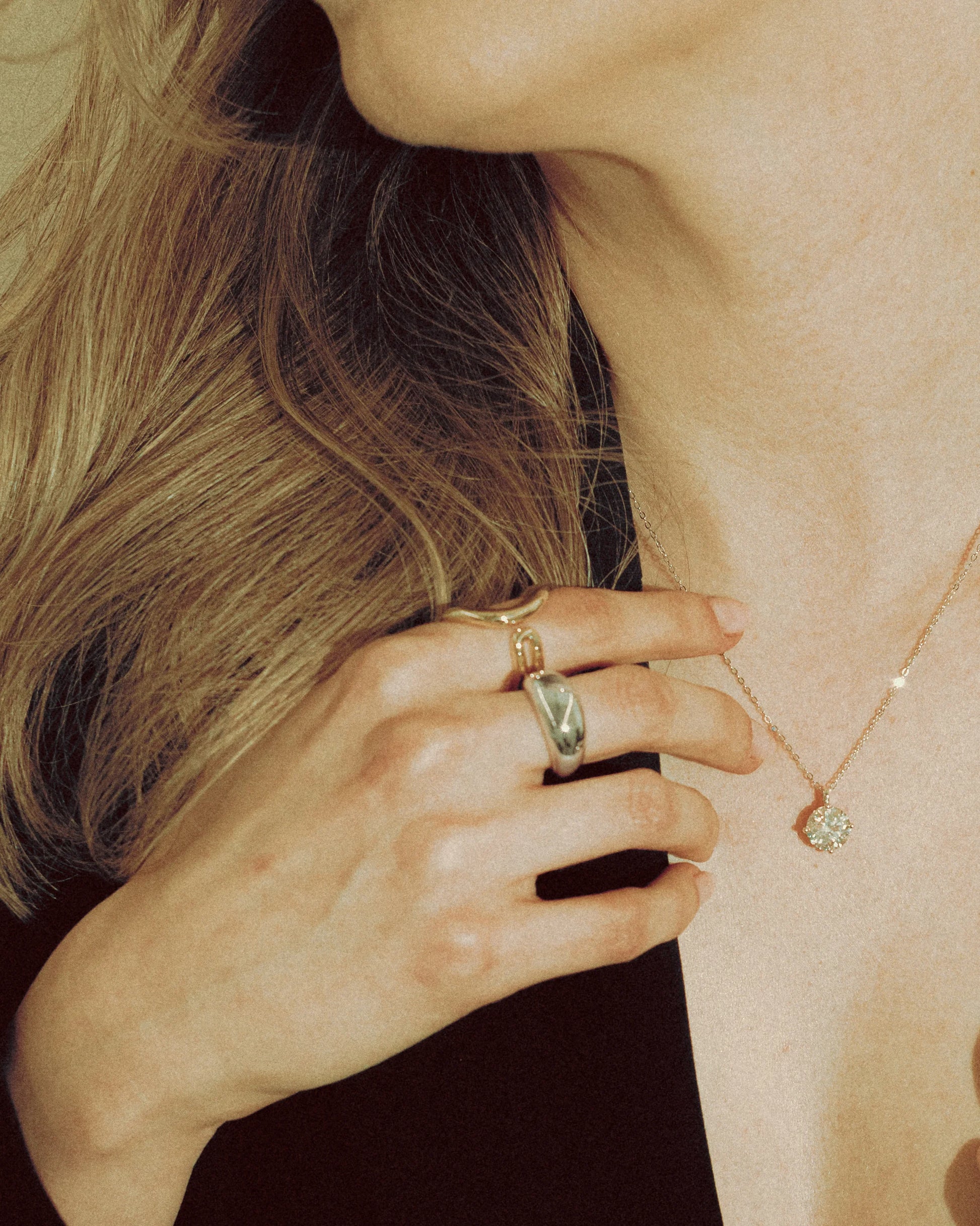 Bold Dome Ring by Goldmacher – 18K gold-plated sculptural ring shown in close-up on model’s hand