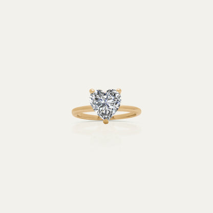 Goldmacher Elora 18k Gold Heart-Shaped 1ct Moissanite Solitaire Ring – Elegant and Timeless Design