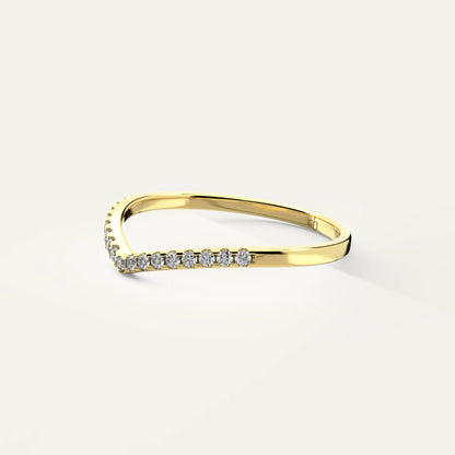 Goldmacher Lynx 18k gold V-shaped ring with pave moissanite stones