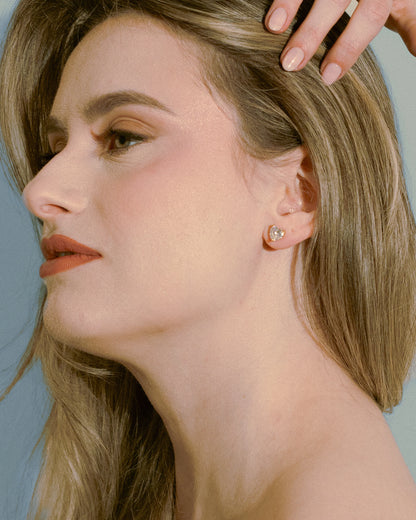 Subtle elegance: Goldmacher moissanite heart-shaped stud earrings