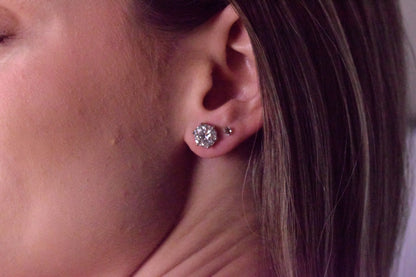 Model wearing Goldmacher Zenith 0.5ct 925 silver moissanite stud earrings